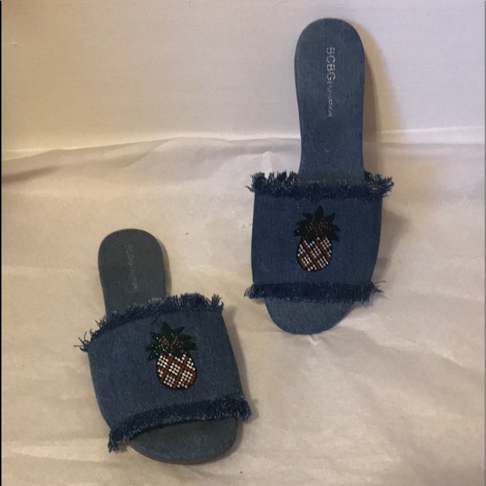 BCBGeneration rhinestone pineapple 🍍 slides